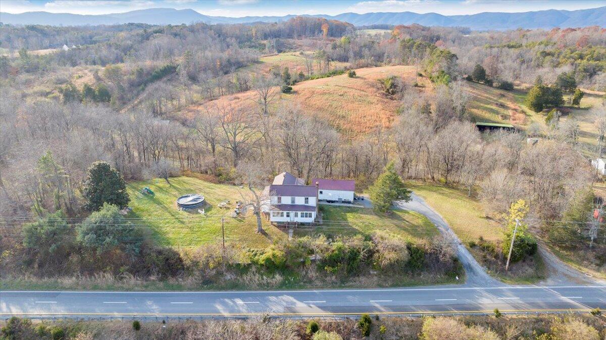 6457 Roanoke RD