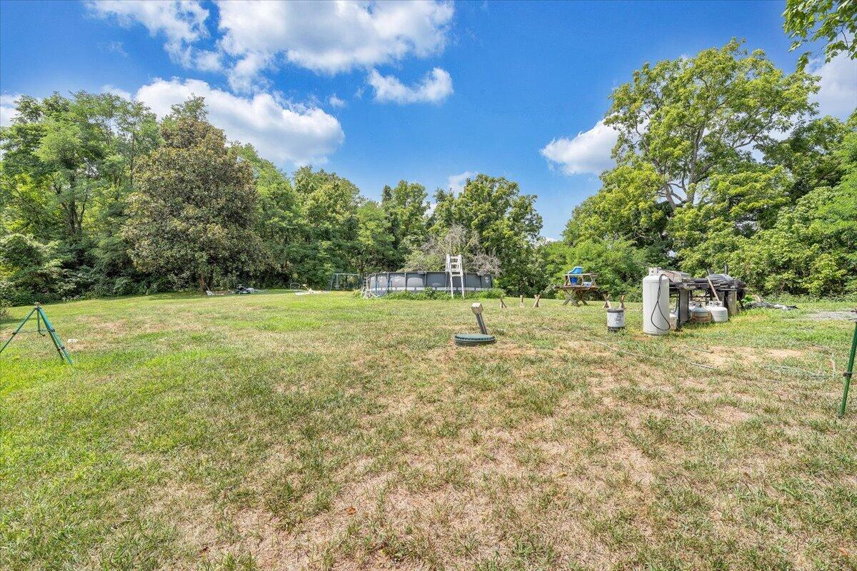 6457 Roanoke RD