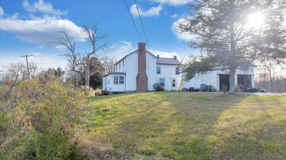 6457 Roanoke RD