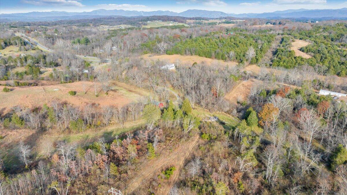 6457 Roanoke RD