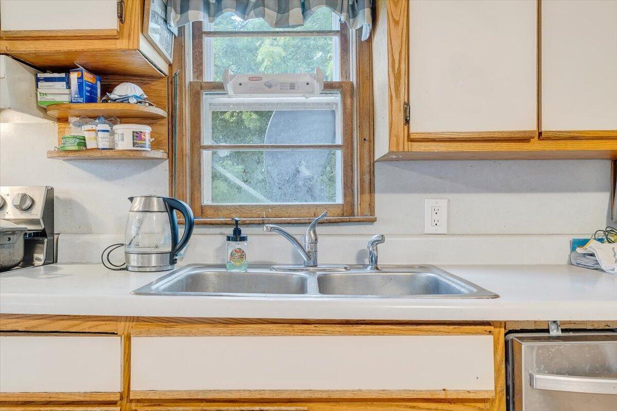 6457 Roanoke RD
