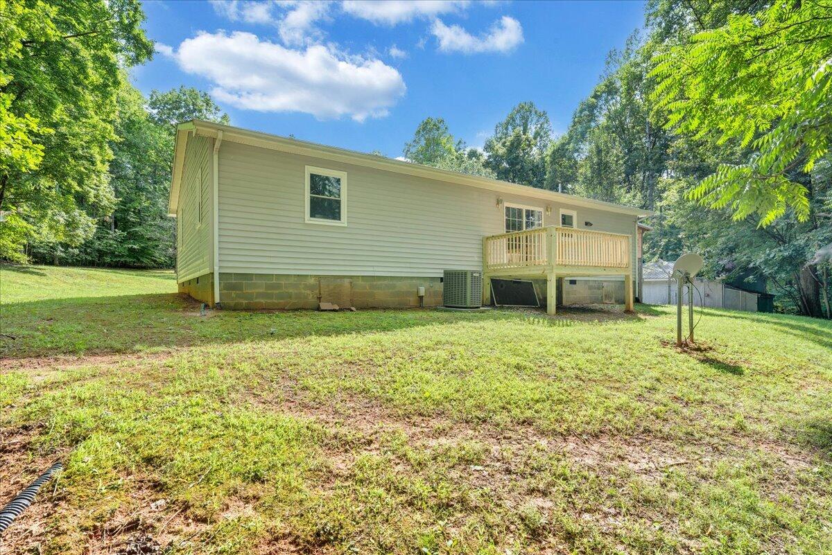 4562 Airport RD