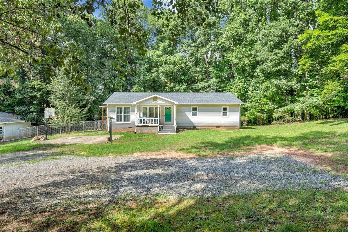4562 Airport RD