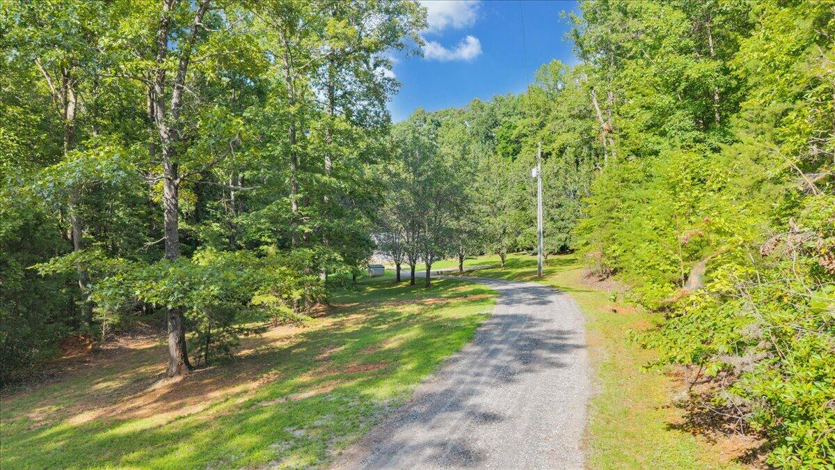 4562 Airport RD