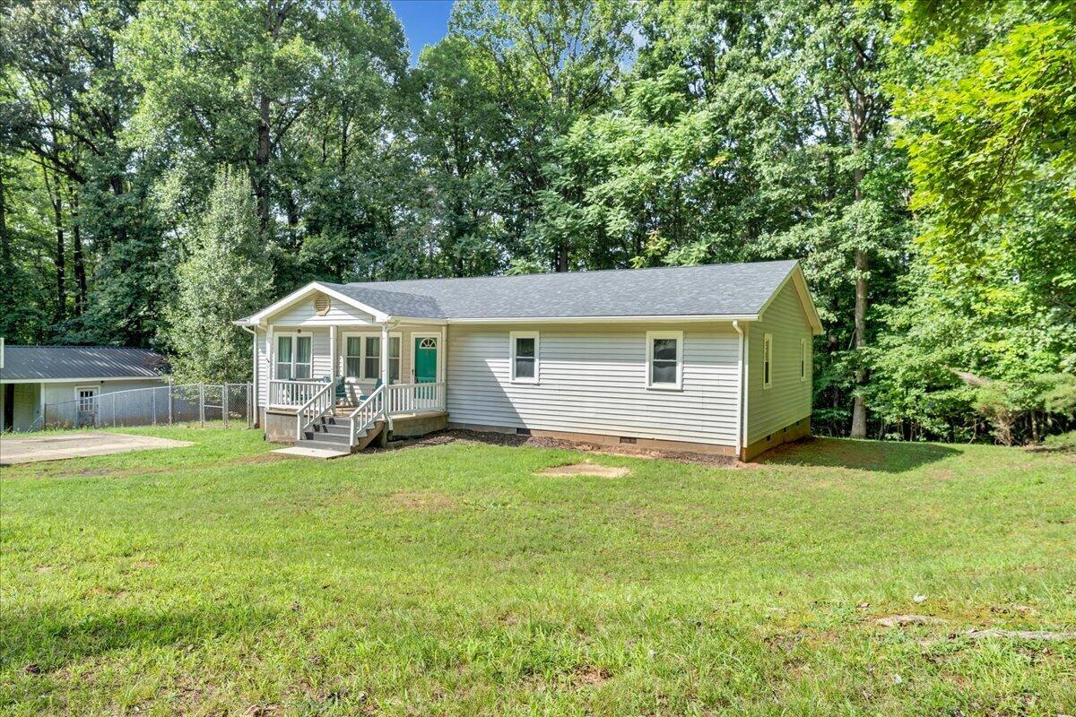 4562 Airport RD