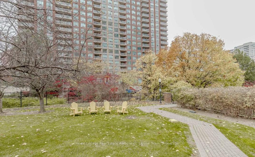 #Ph02 - 55 Elm Drive Unit: Ph02