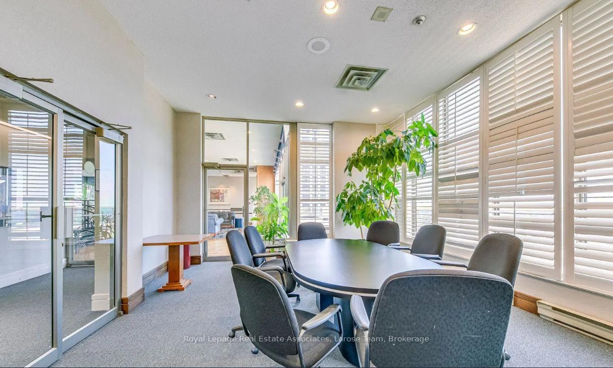 #Ph02 - 55 Elm Drive Unit: Ph02