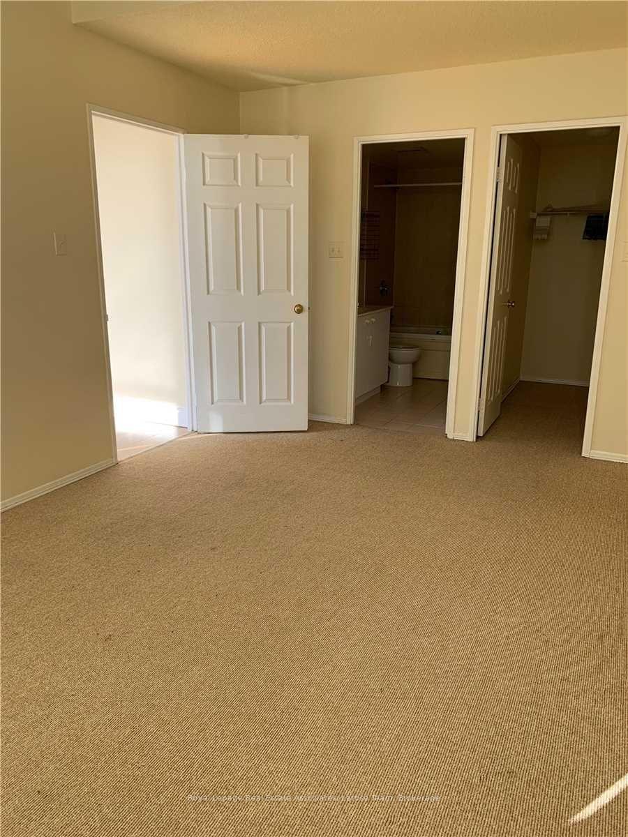 #Ph02 - 55 Elm Drive Unit: Ph02