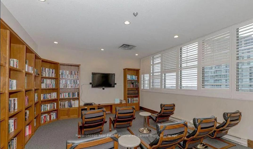 #Ph02 - 55 Elm Drive Unit: Ph02