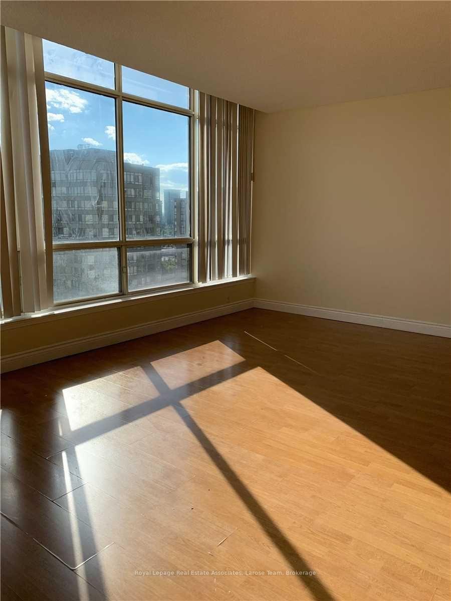 #Ph02 - 55 Elm Drive Unit: Ph02