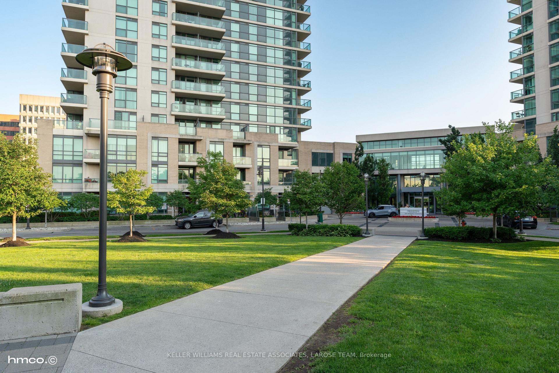 #102 - 225 Sherway Gardens Road, Toronto