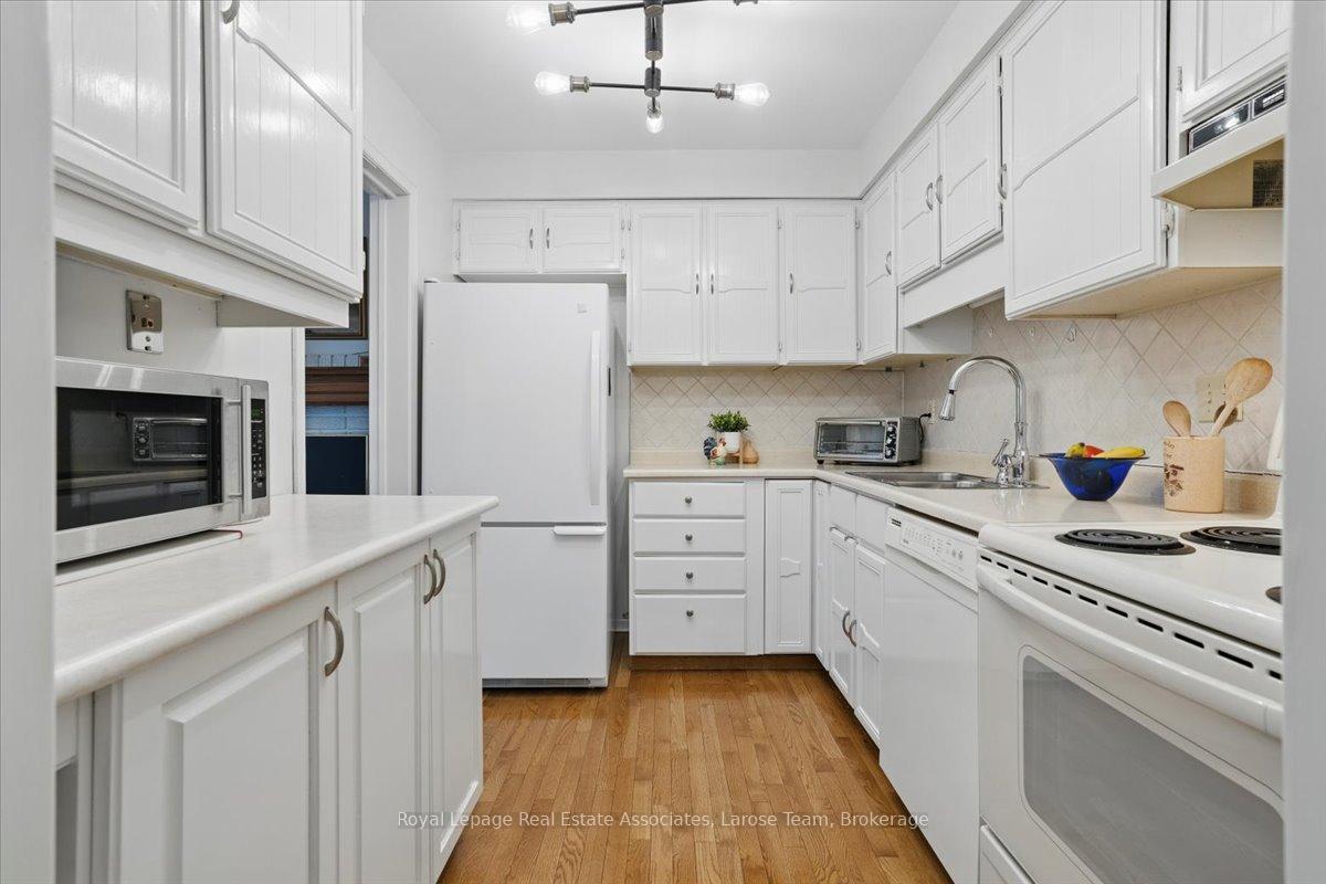 #16 - 1393 Royal York Road, Toronto Unit: 16