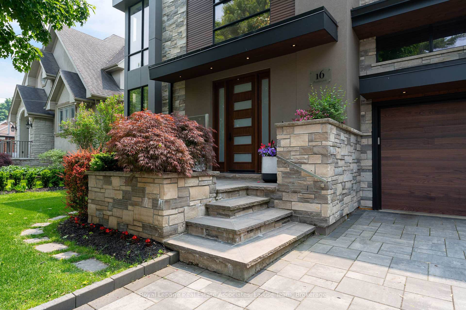 16 Maple Avenue