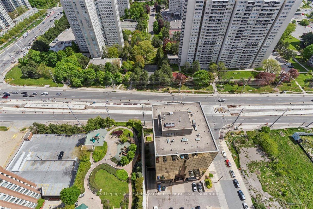 #3701 - 208 Enfield Place