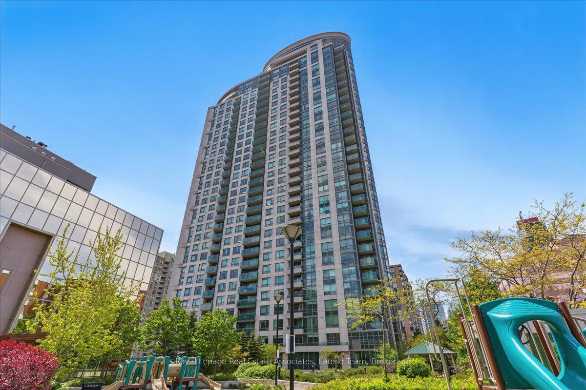 #3701 - 208 Enfield Place