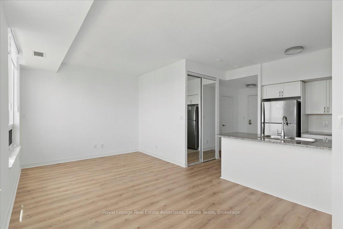 #3701 - 208 Enfield Place