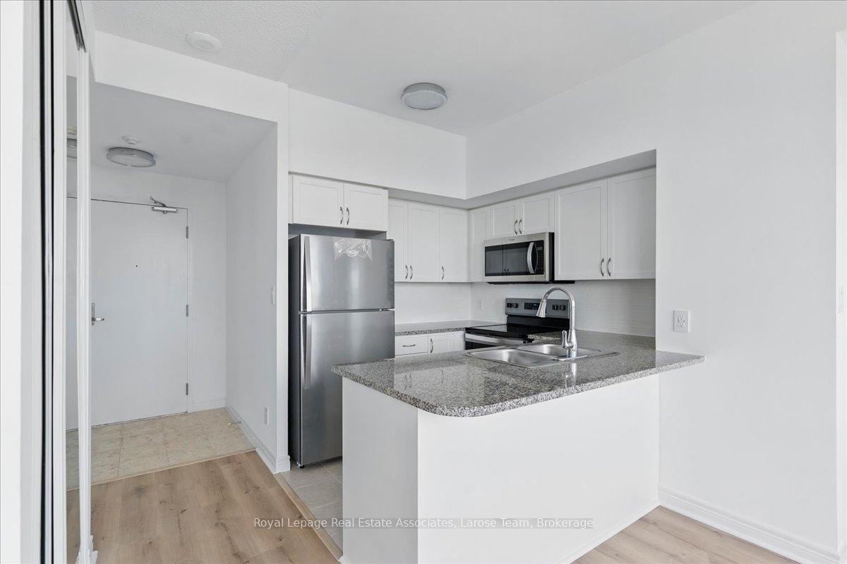 #3701 - 208 Enfield Place