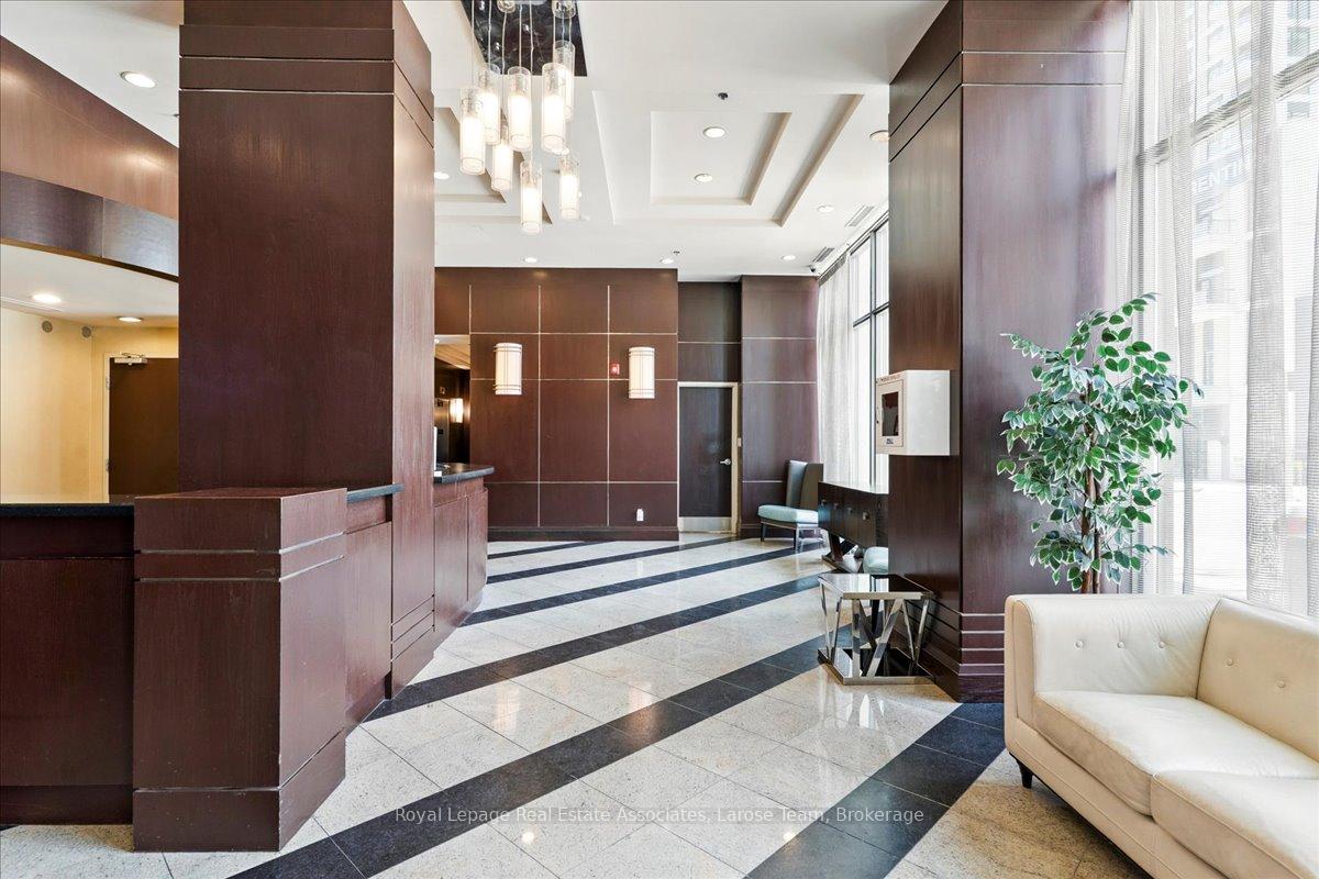 #3701 - 208 Enfield Place