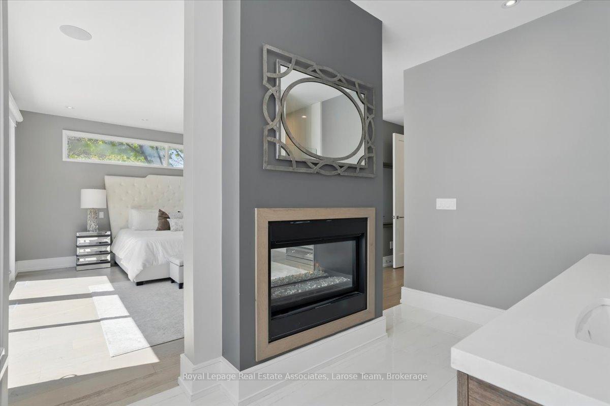 16 Maple Avenue S