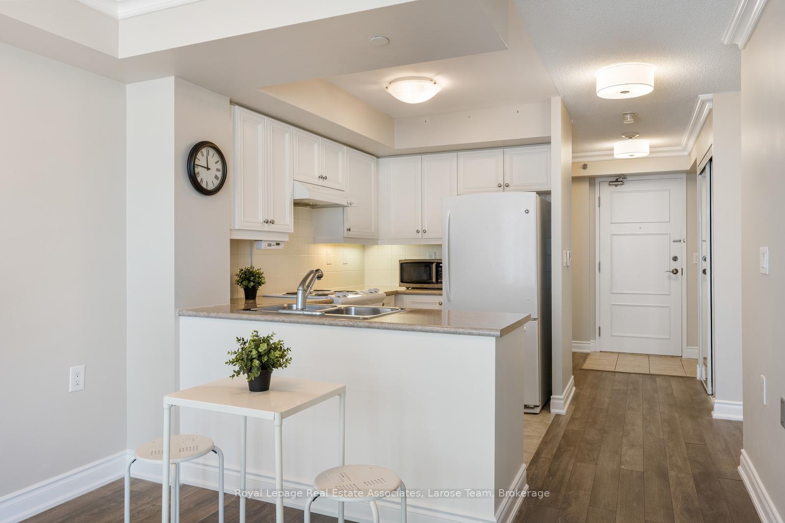 #809-3 Marine Parade Drive, Toronto