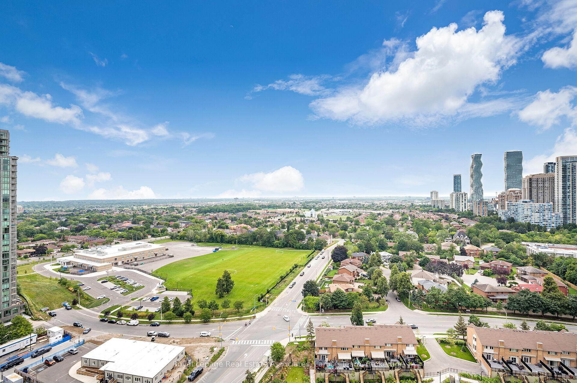 Ph02-55 Elm Drive W