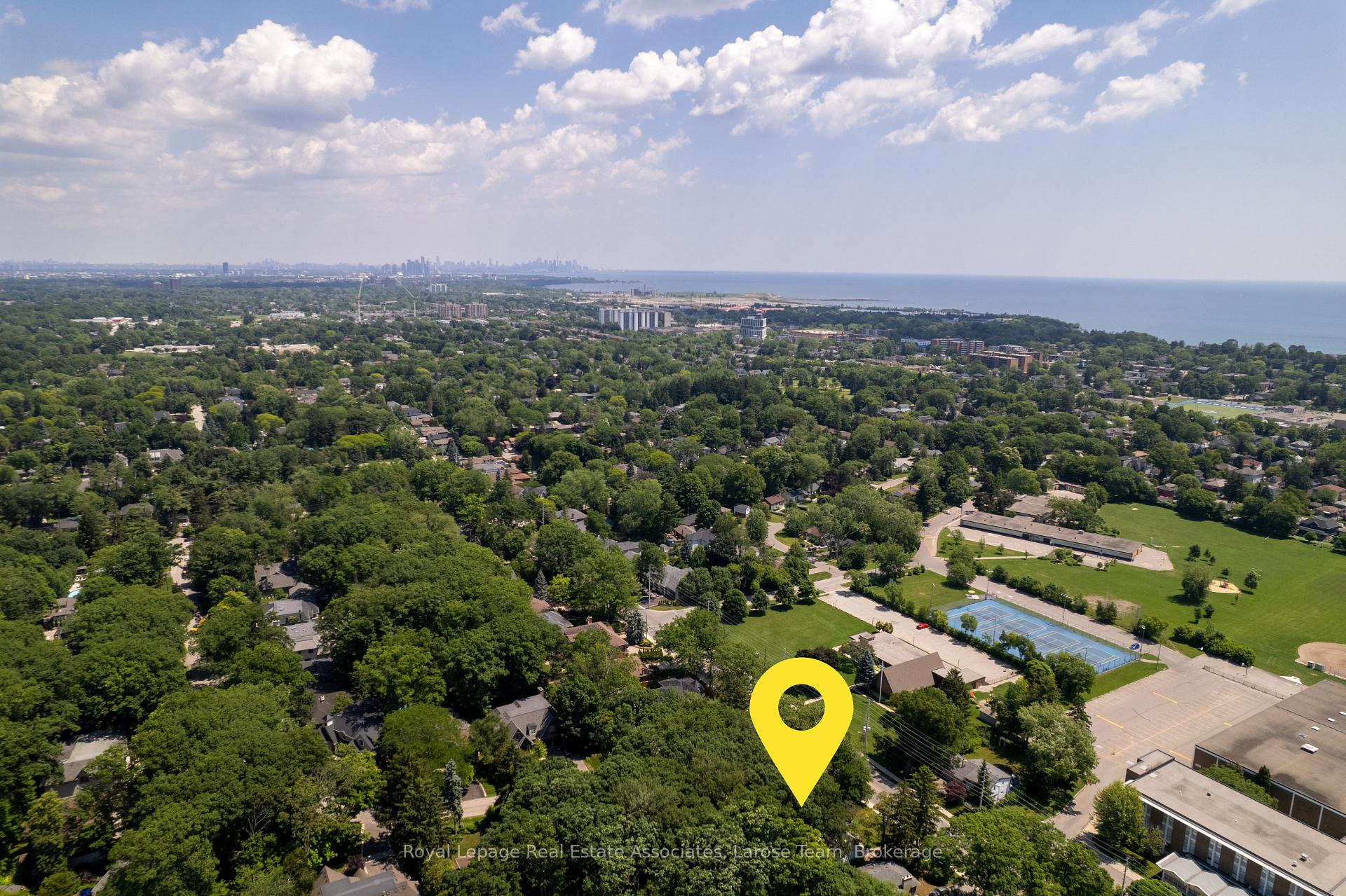 101 Mineola Road E