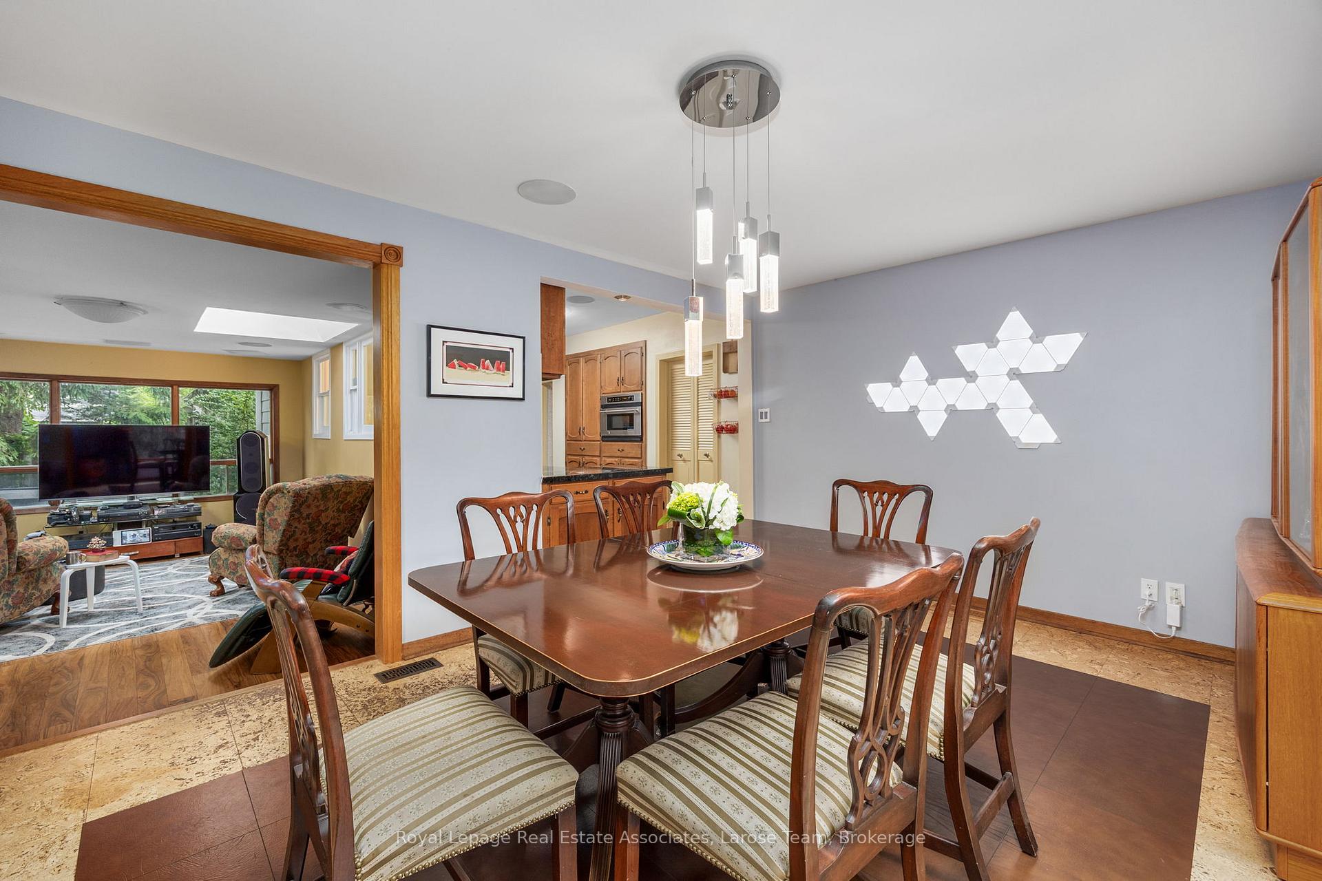 101 Mineola Road E