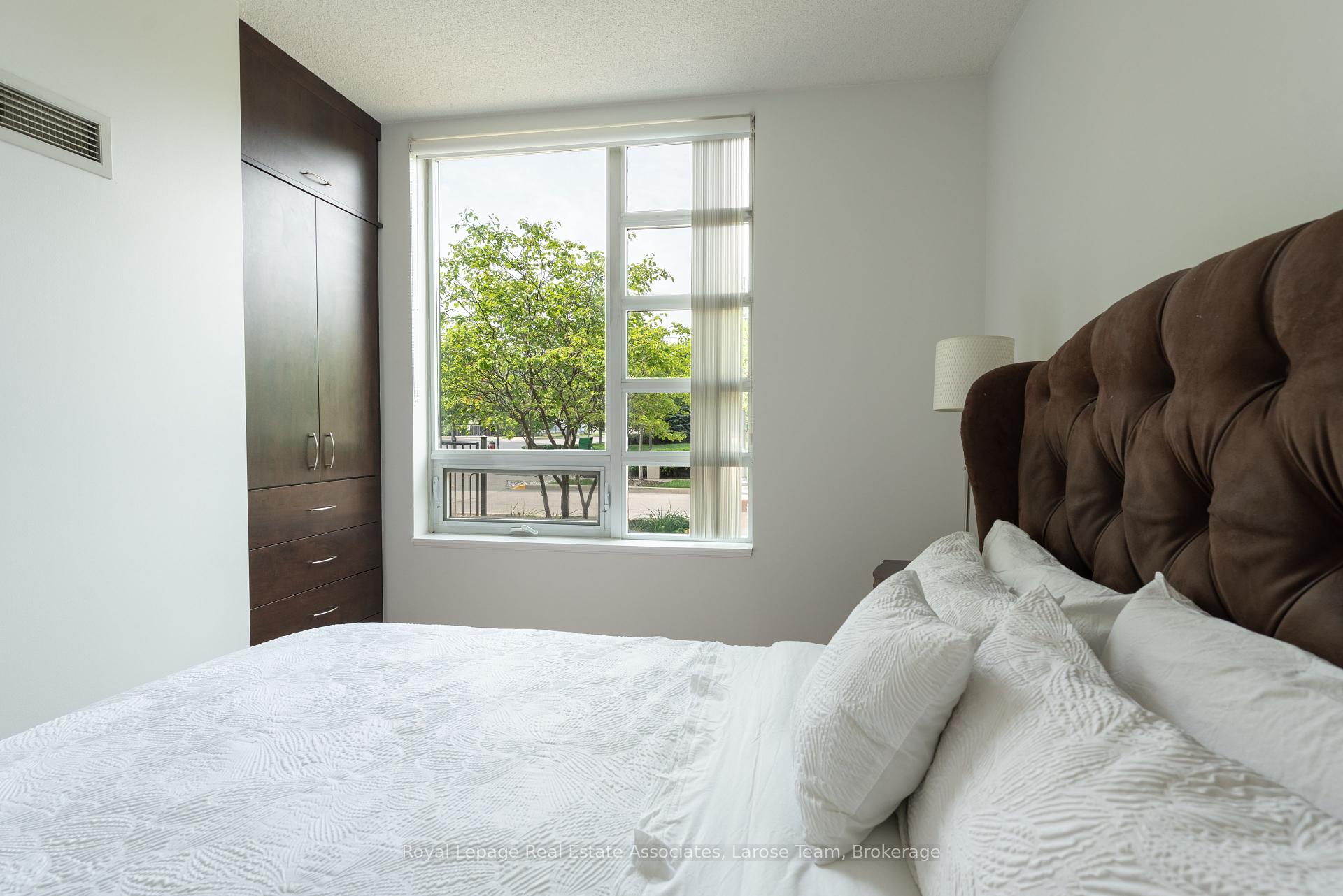 225 Sherway Gardens Road 102, Toronto W08 Unit: 102