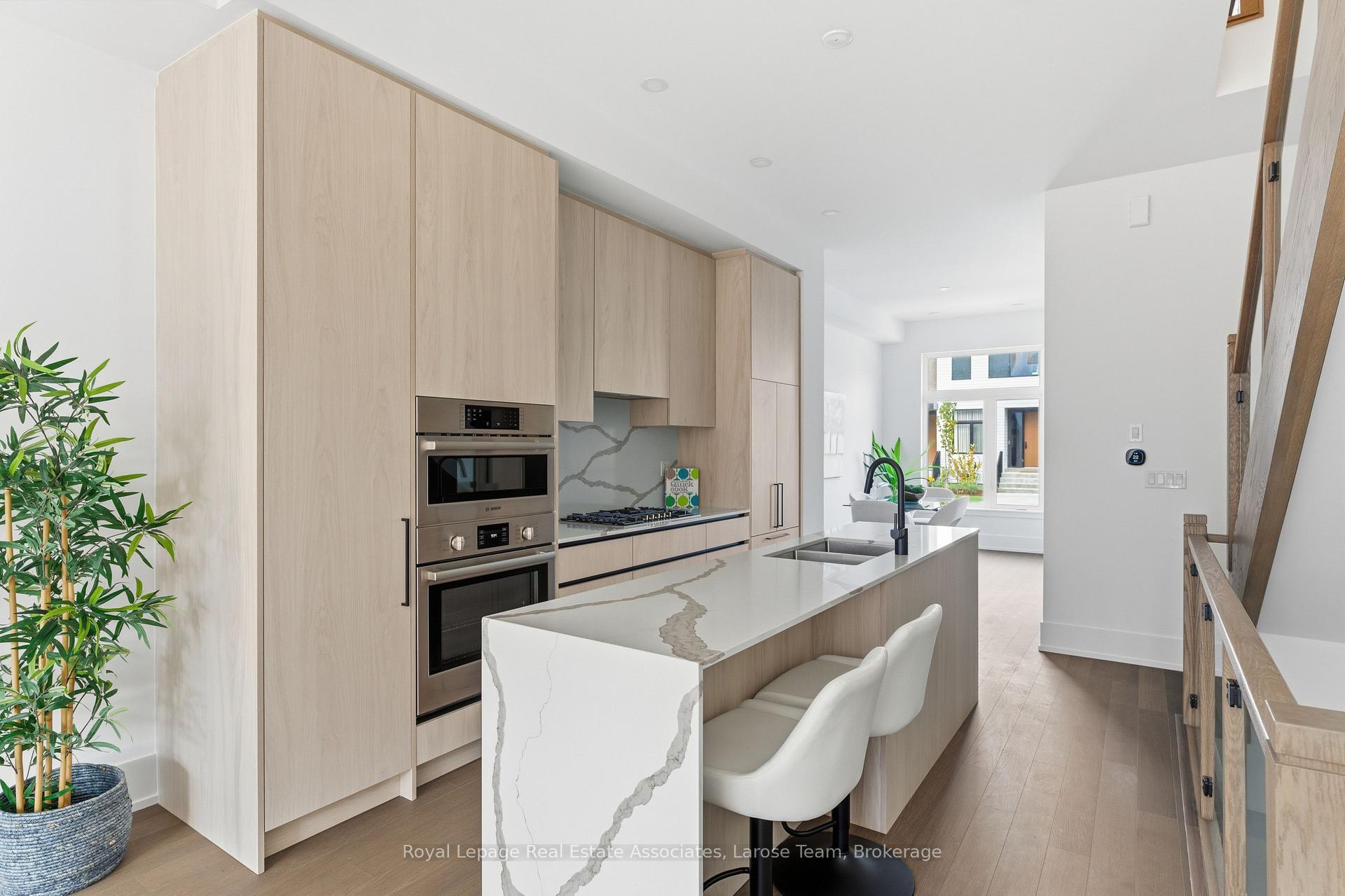 30 Lou Parsons Way 44, Mississauga Unit: 44