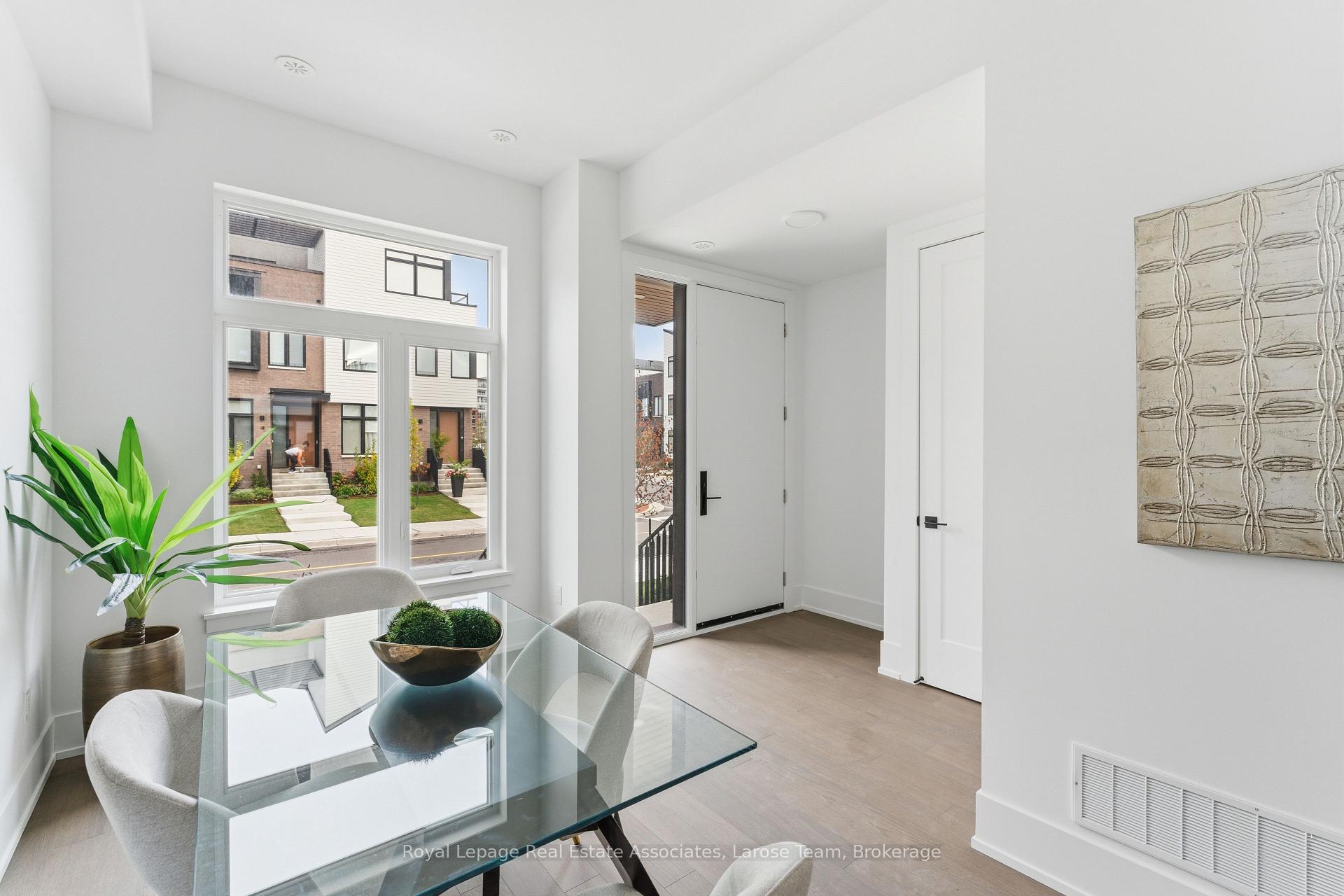 30 Lou Parsons Way 44, Mississauga Unit: 44