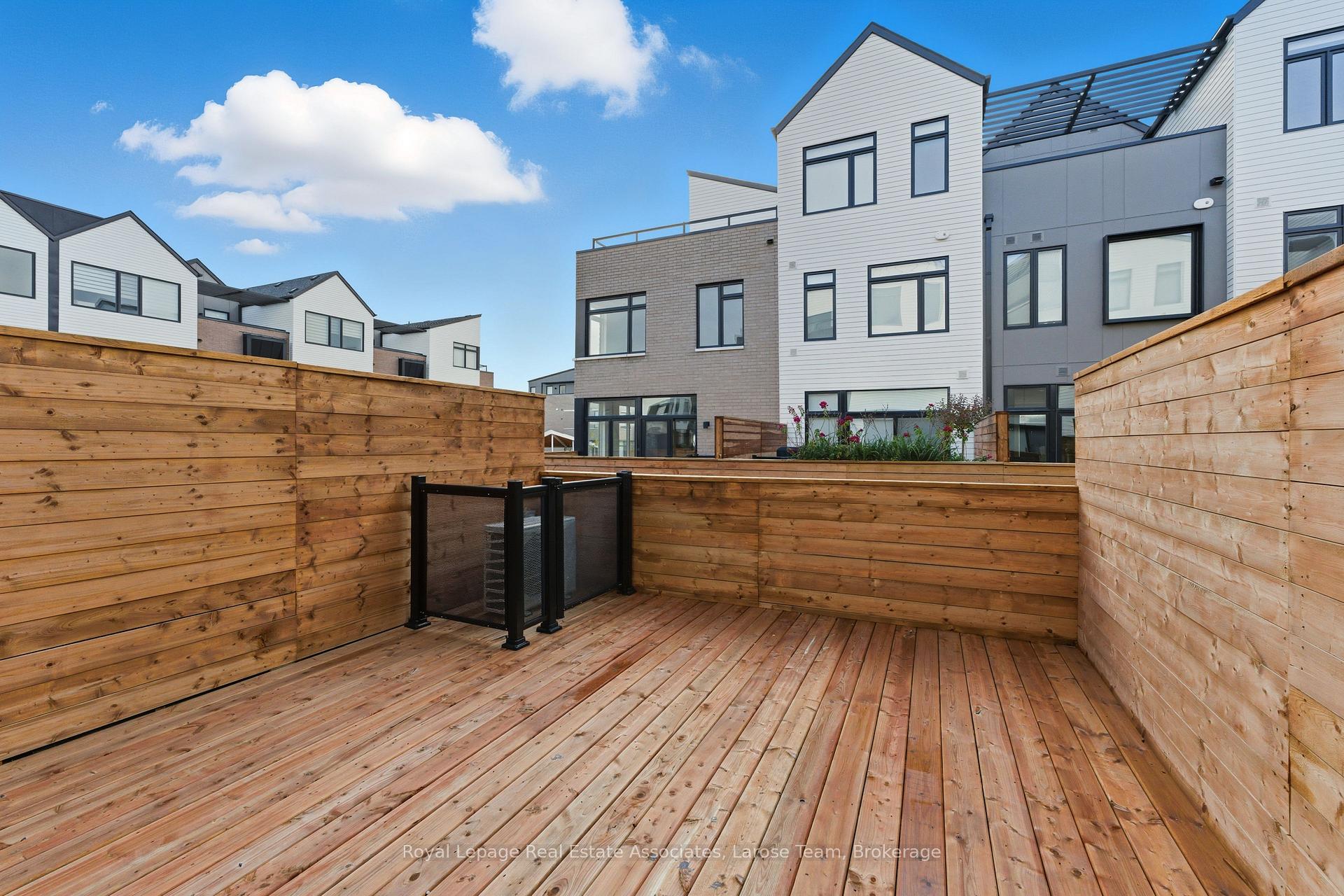 30 Lou Parsons Way 44, Mississauga Unit: 44