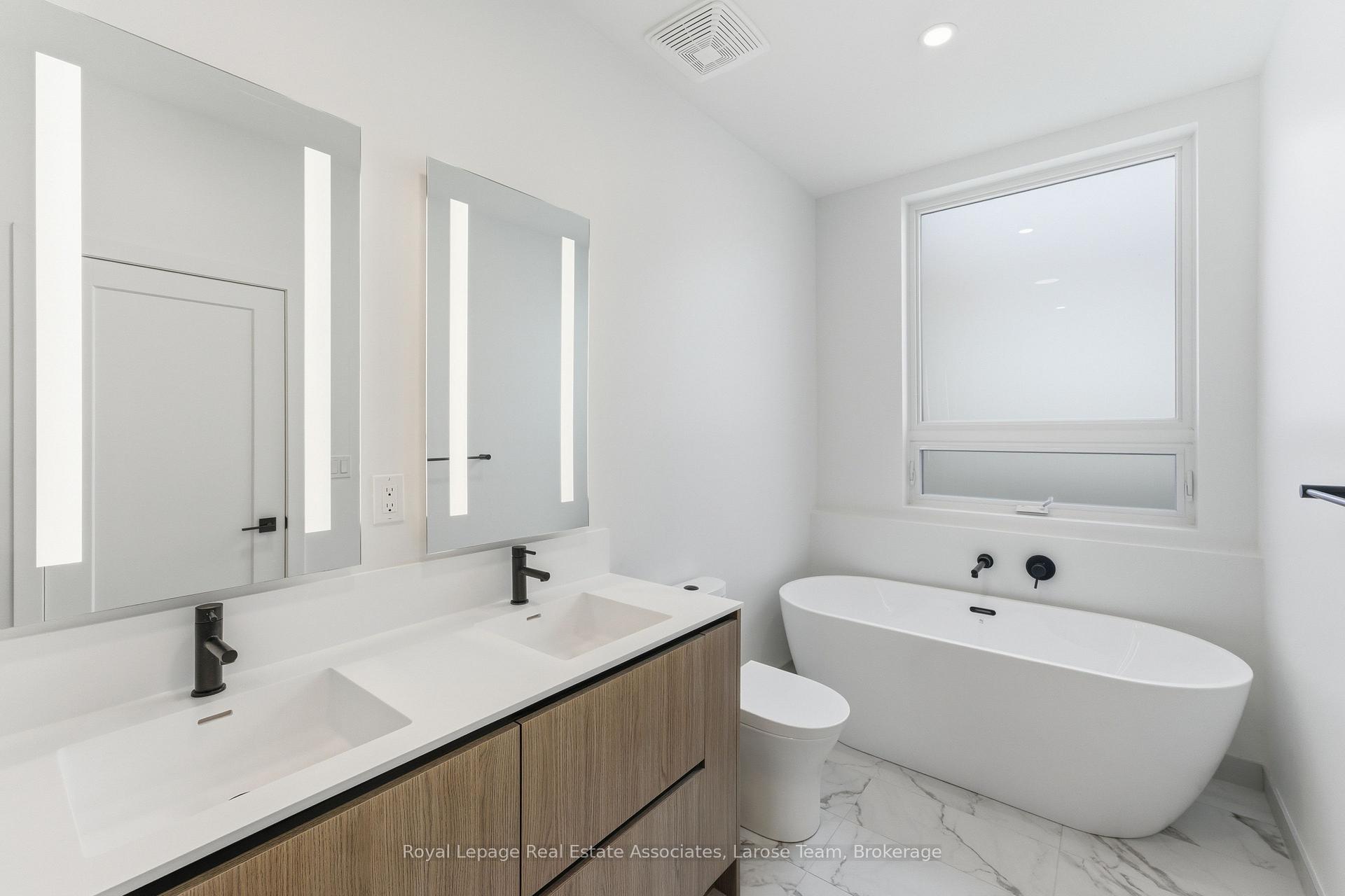 30 Lou Parsons Way 44, Mississauga Unit: 44