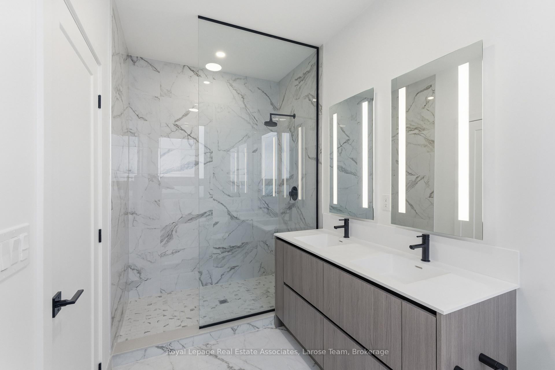 30 Lou Parsons Way 44, Mississauga Unit: 44