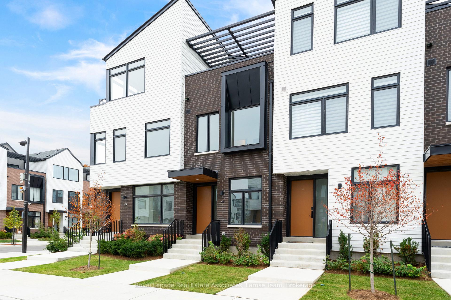 30 Lou Parsons Way 44, Mississauga Unit: 44