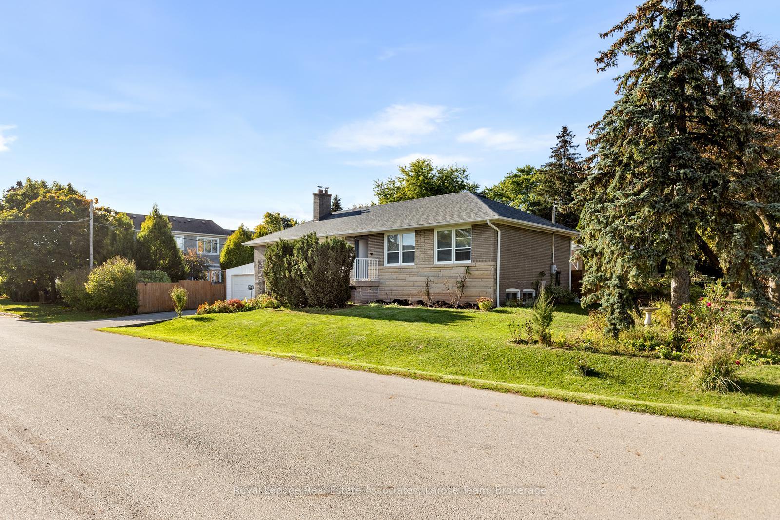 453 Brookside Drive Upper, Oakville Unit: Upper