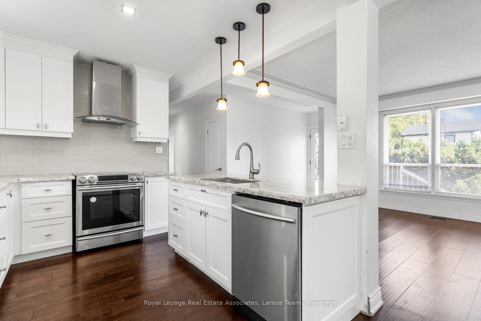 453 Brookside Drive Upper, Oakville Unit: Upper