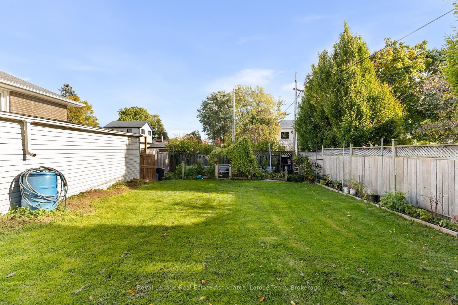 453 Brookside Drive Upper, Oakville Unit: Upper