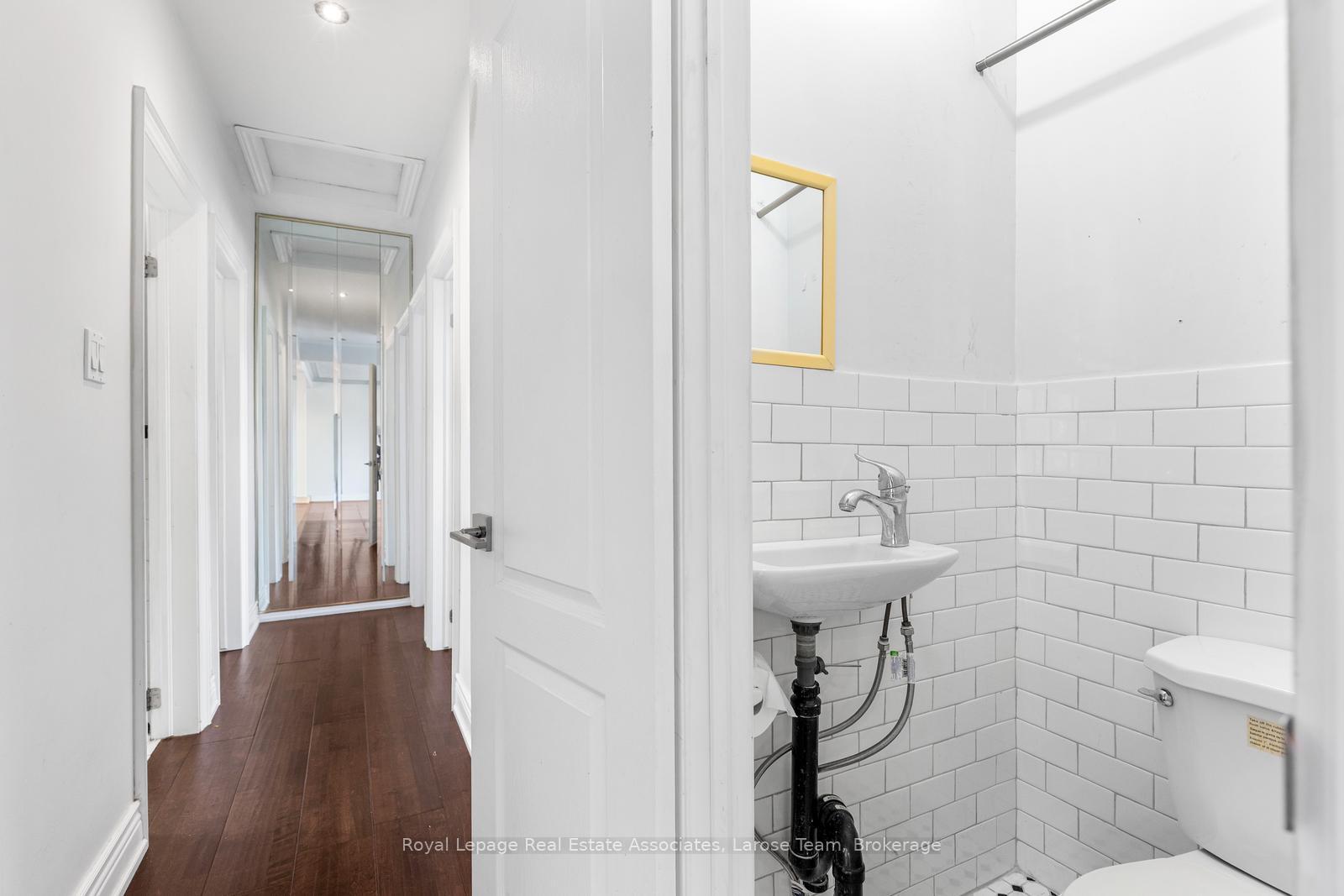 453 Brookside Drive Upper, Oakville Unit: Upper