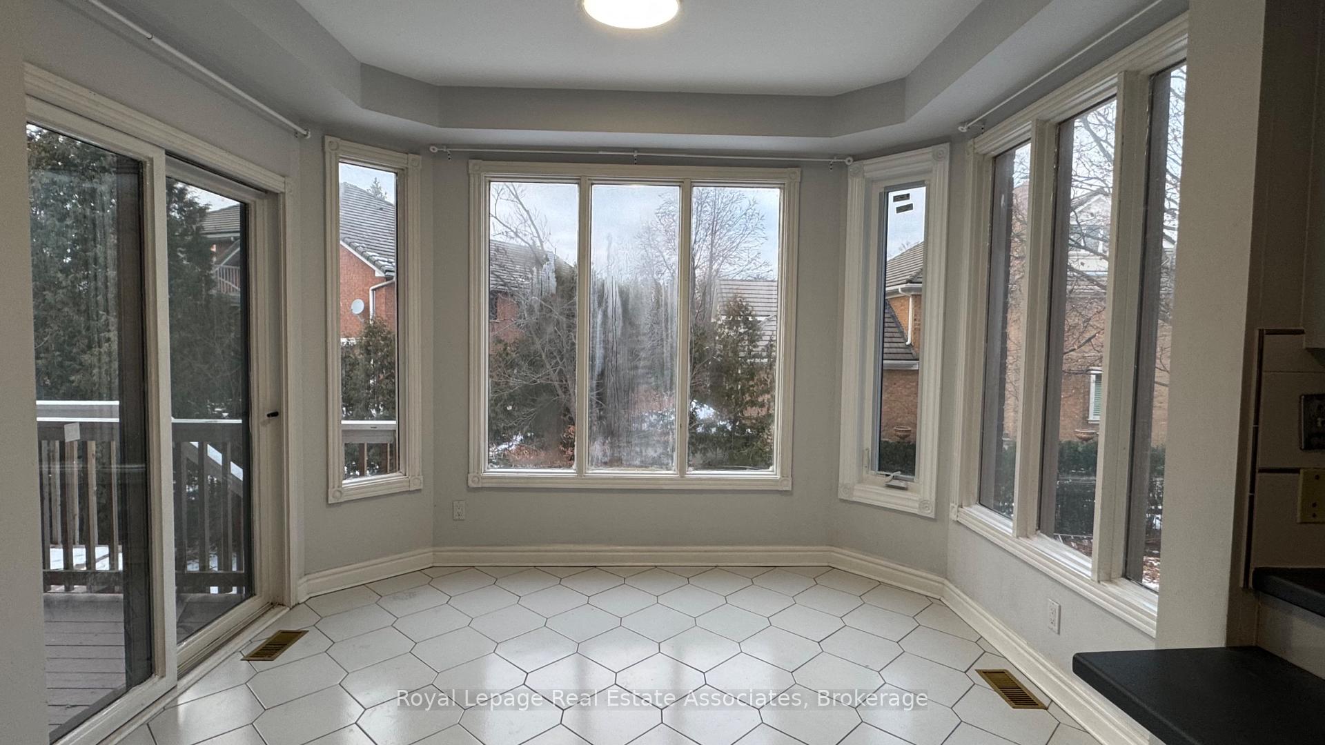 2501 Mississauga Road Unit: Upper