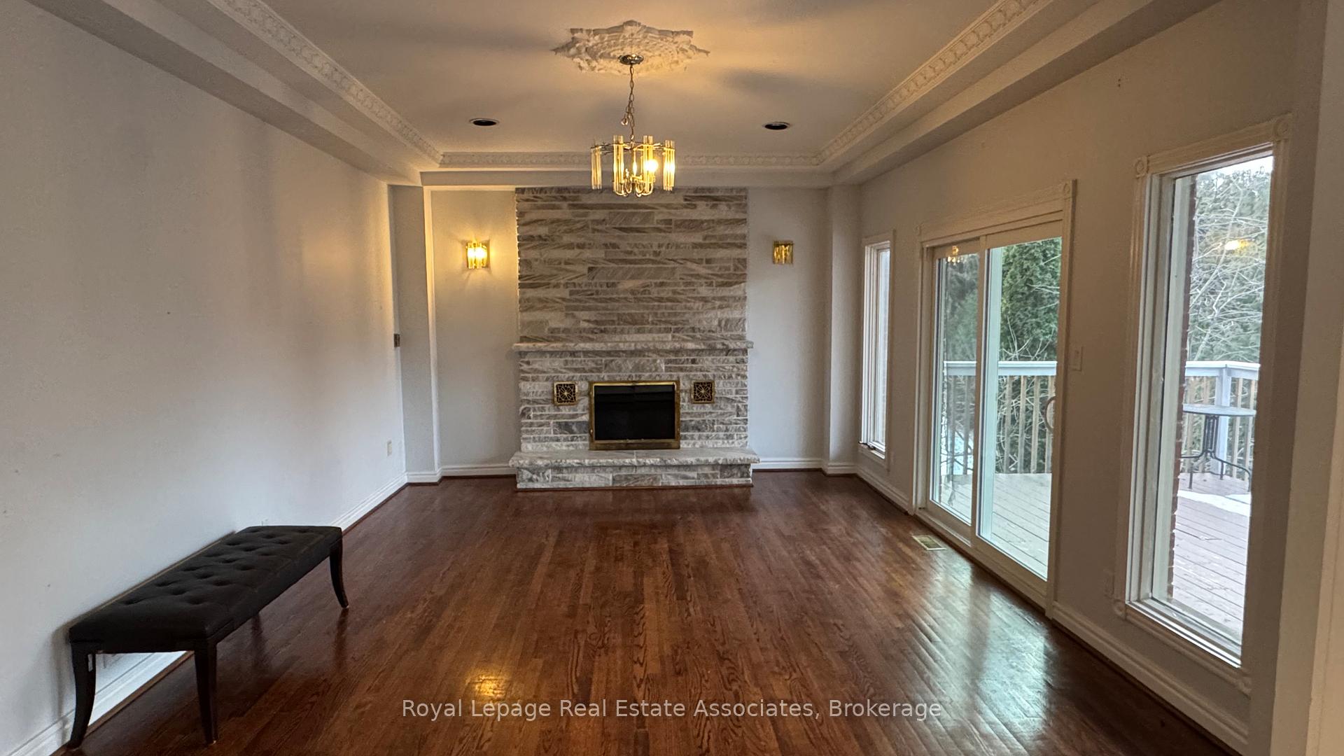 2501 Mississauga Road Unit: Upper