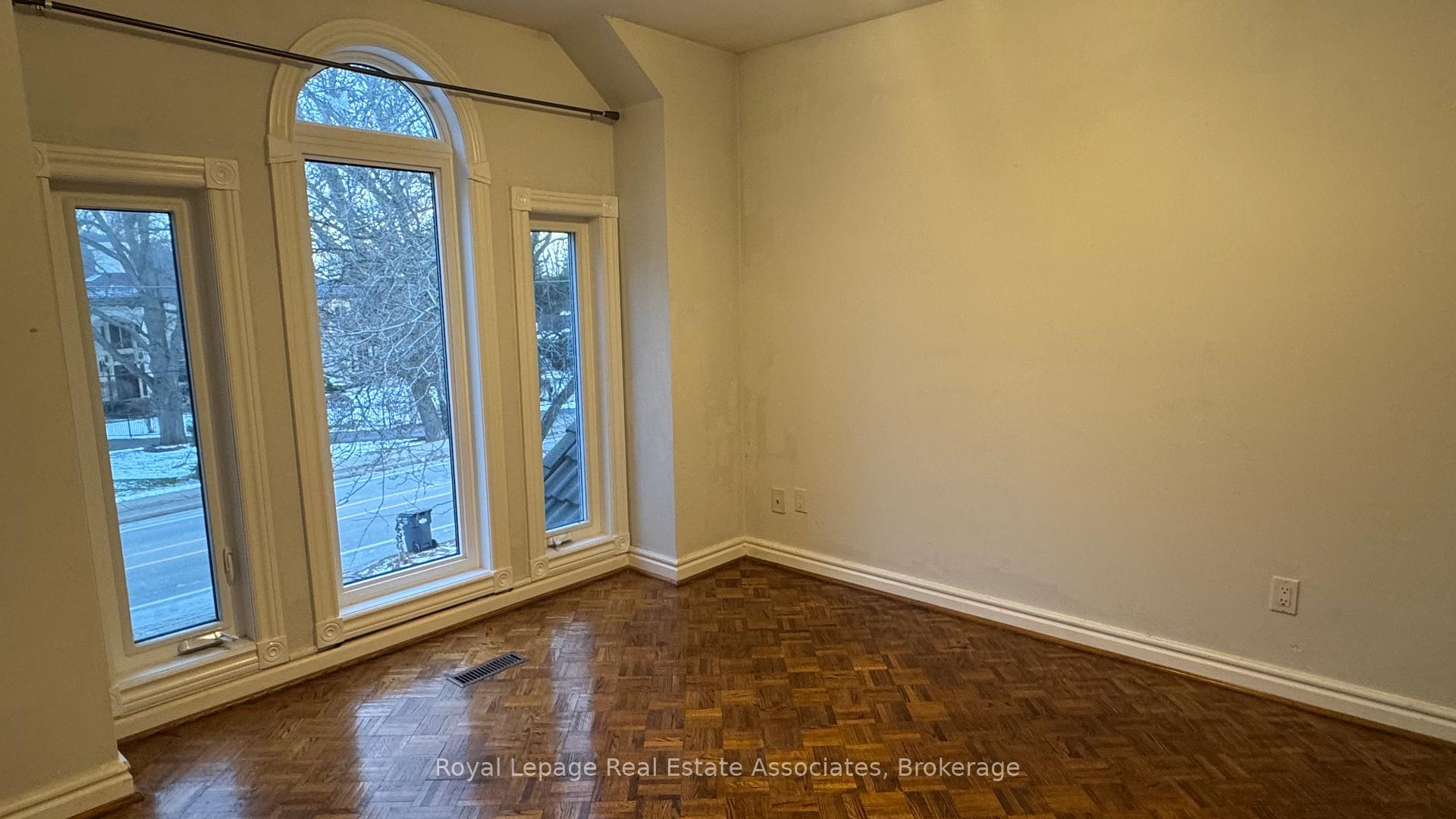 2501 Mississauga Road Unit: Upper