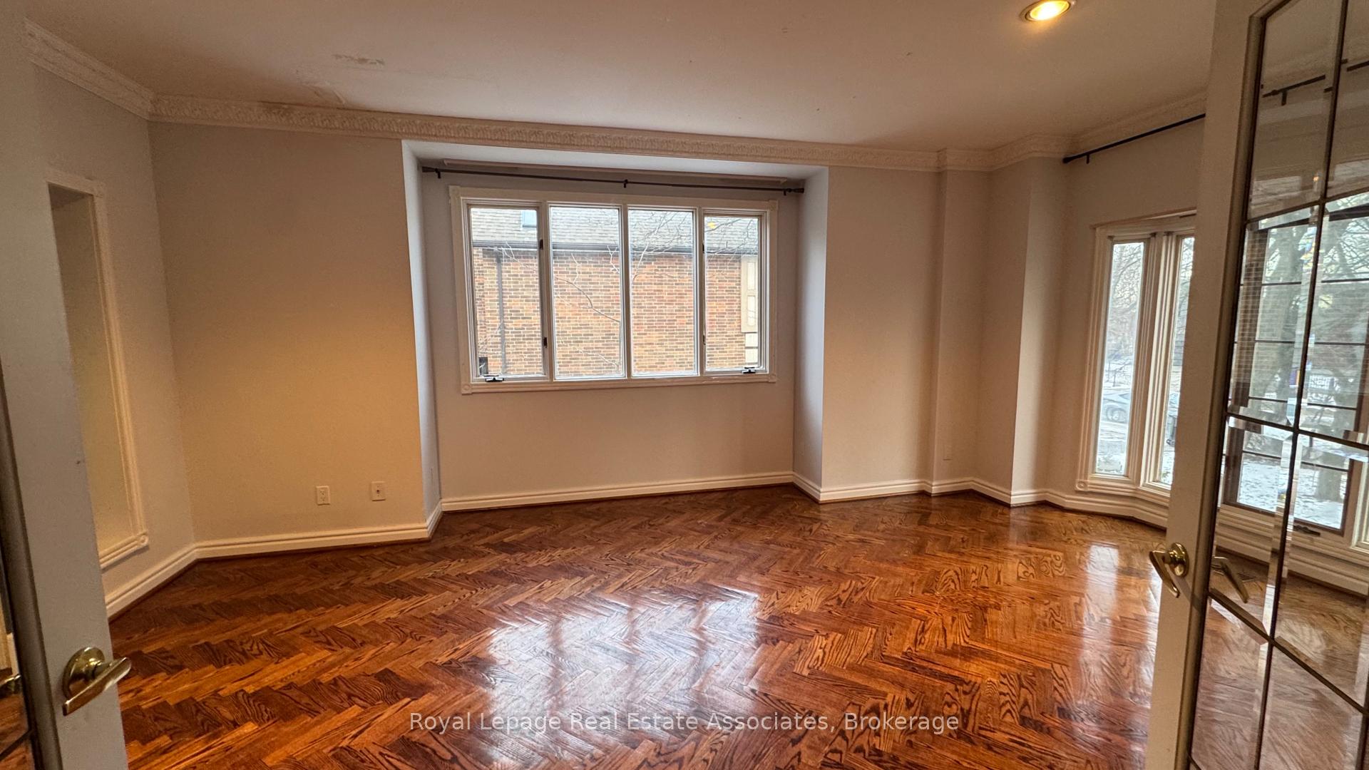 2501 Mississauga Road Unit: Upper