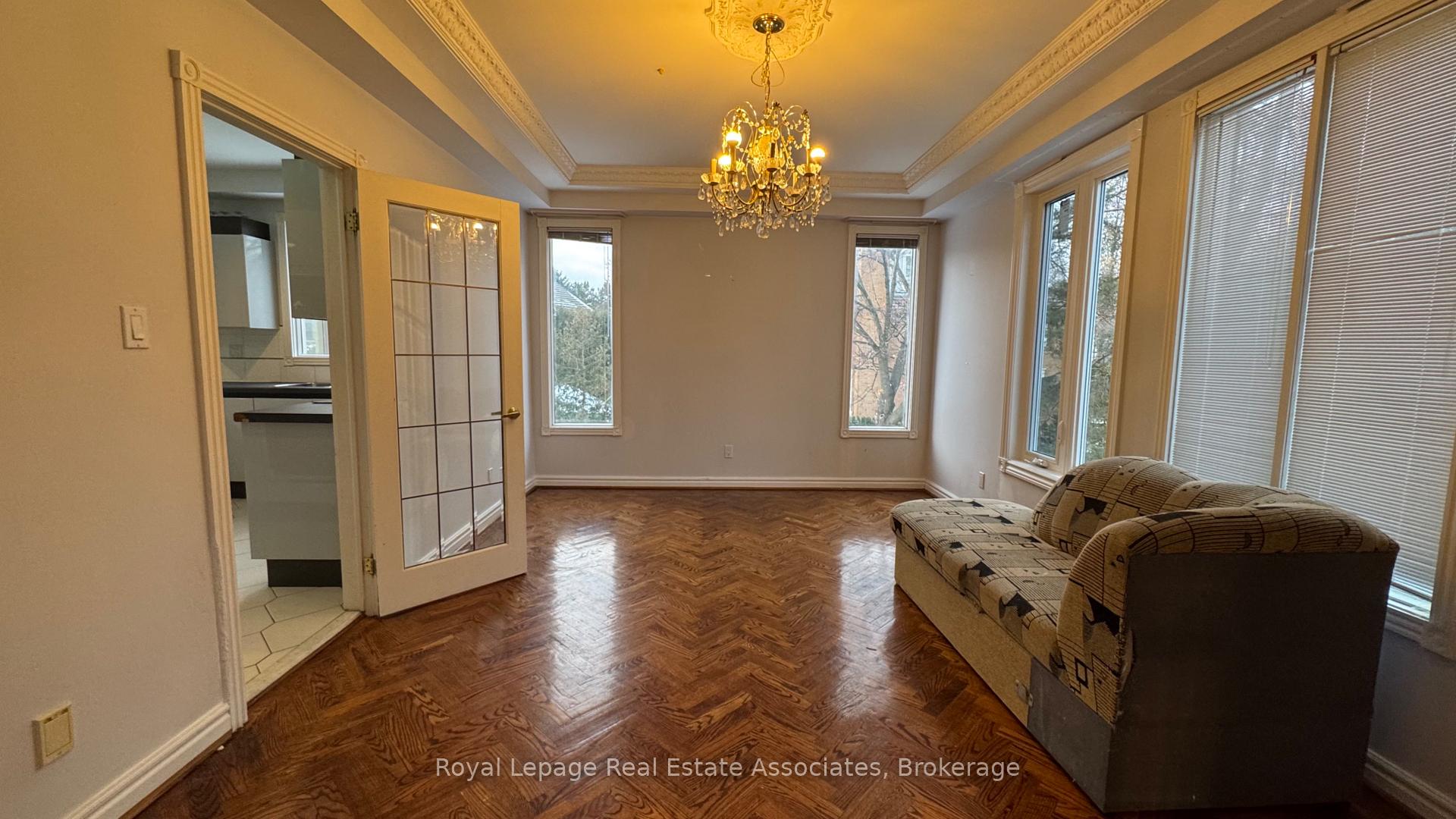 2501 Mississauga Road Unit: Upper