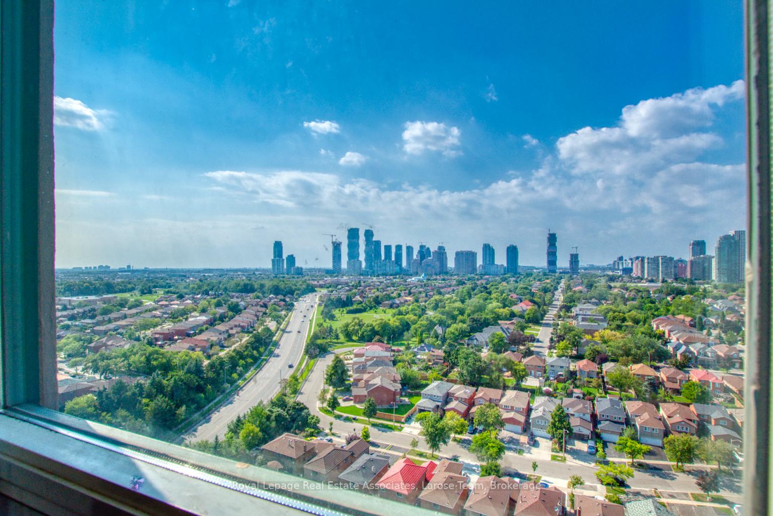 135 Hillcrest Avenue 2212