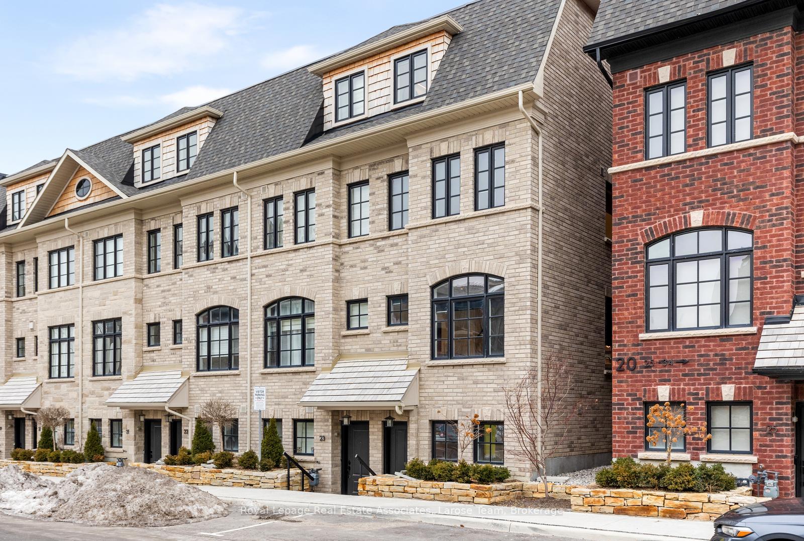 10 Lunar Crescent 24