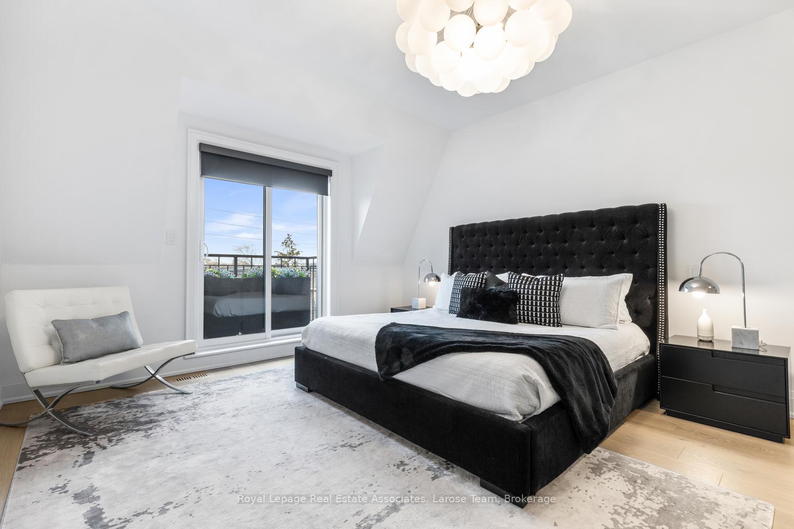 10 Lunar Crescent 24