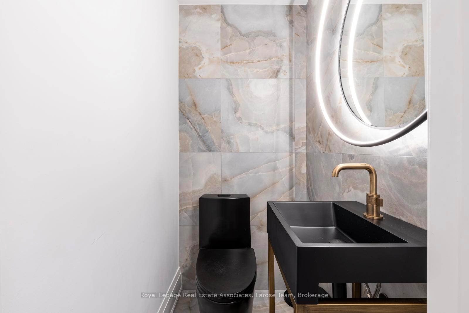 10 Lunar Crescent 24