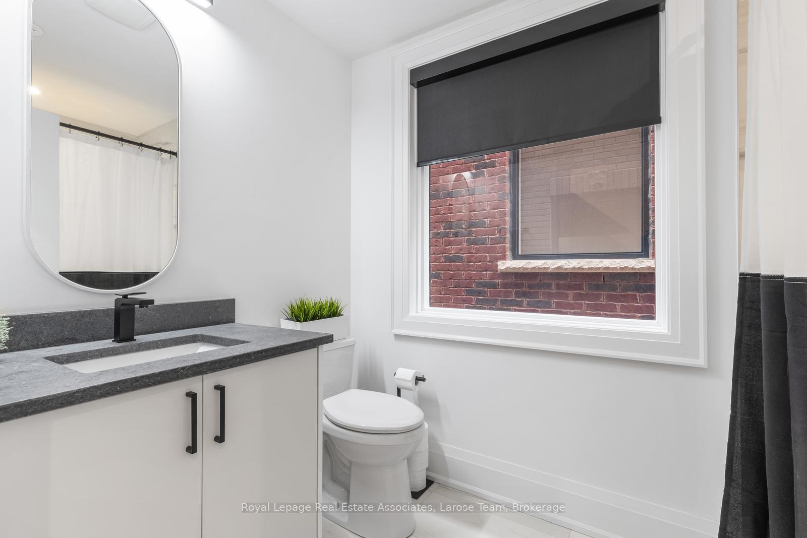 10 Lunar Crescent 24