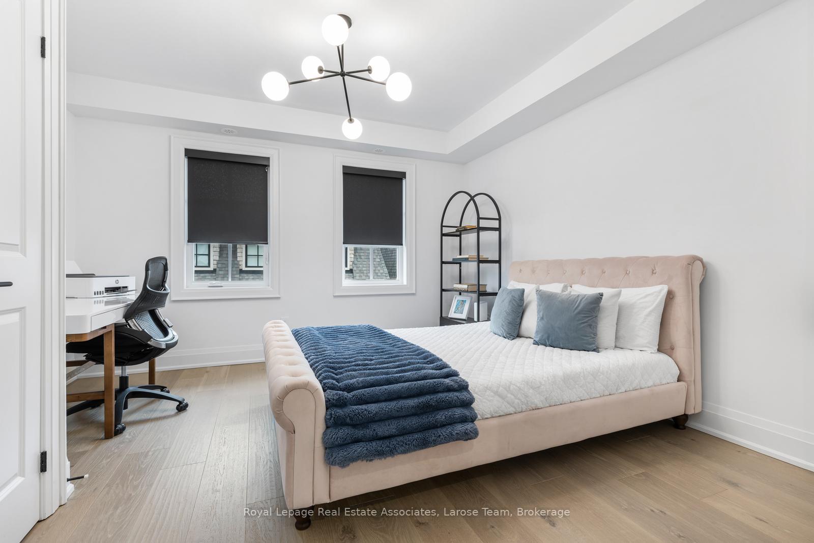 10 Lunar Crescent 24