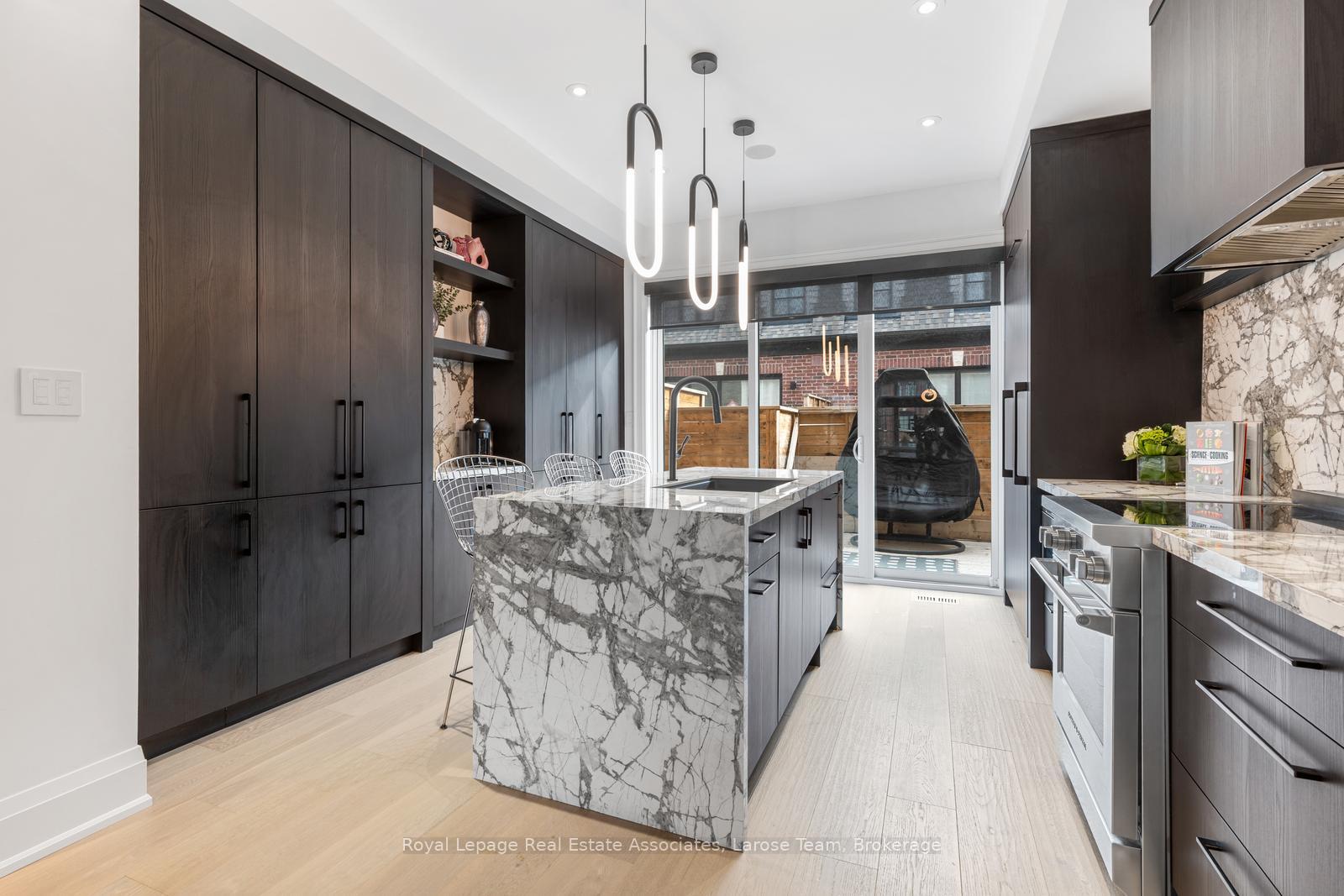 10 Lunar Crescent 24